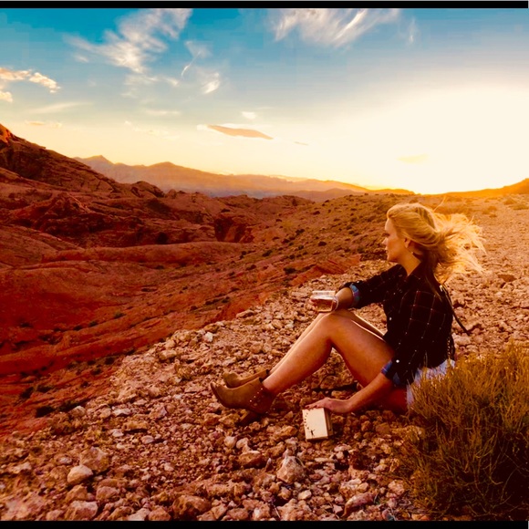 Meet your Posher, Tracie - Picture 2 of 2